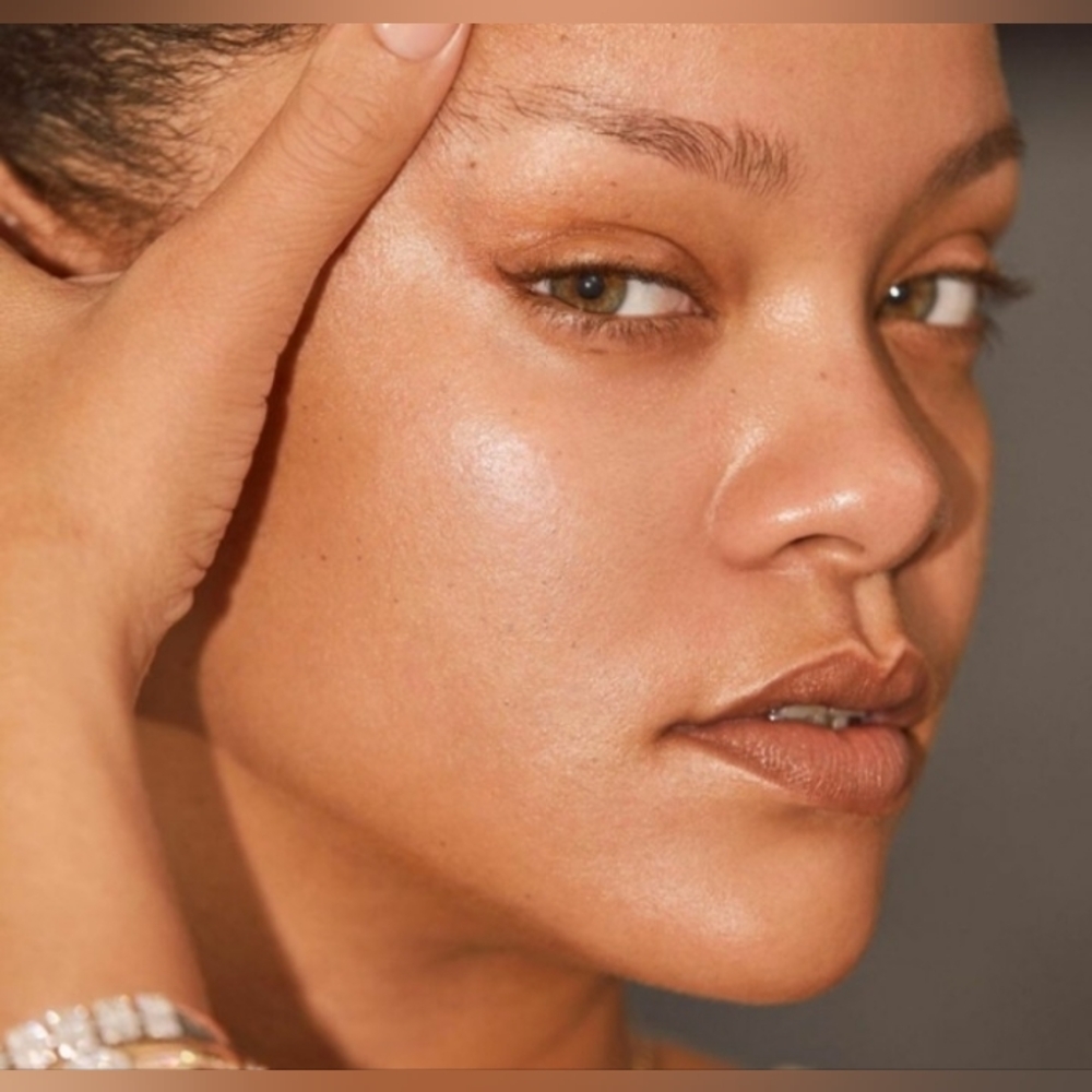 Fenty Skin Fat Water Pore Refining Serum & Fenty Skin Melon Treat Lip Oil - Picture 2 of 5
